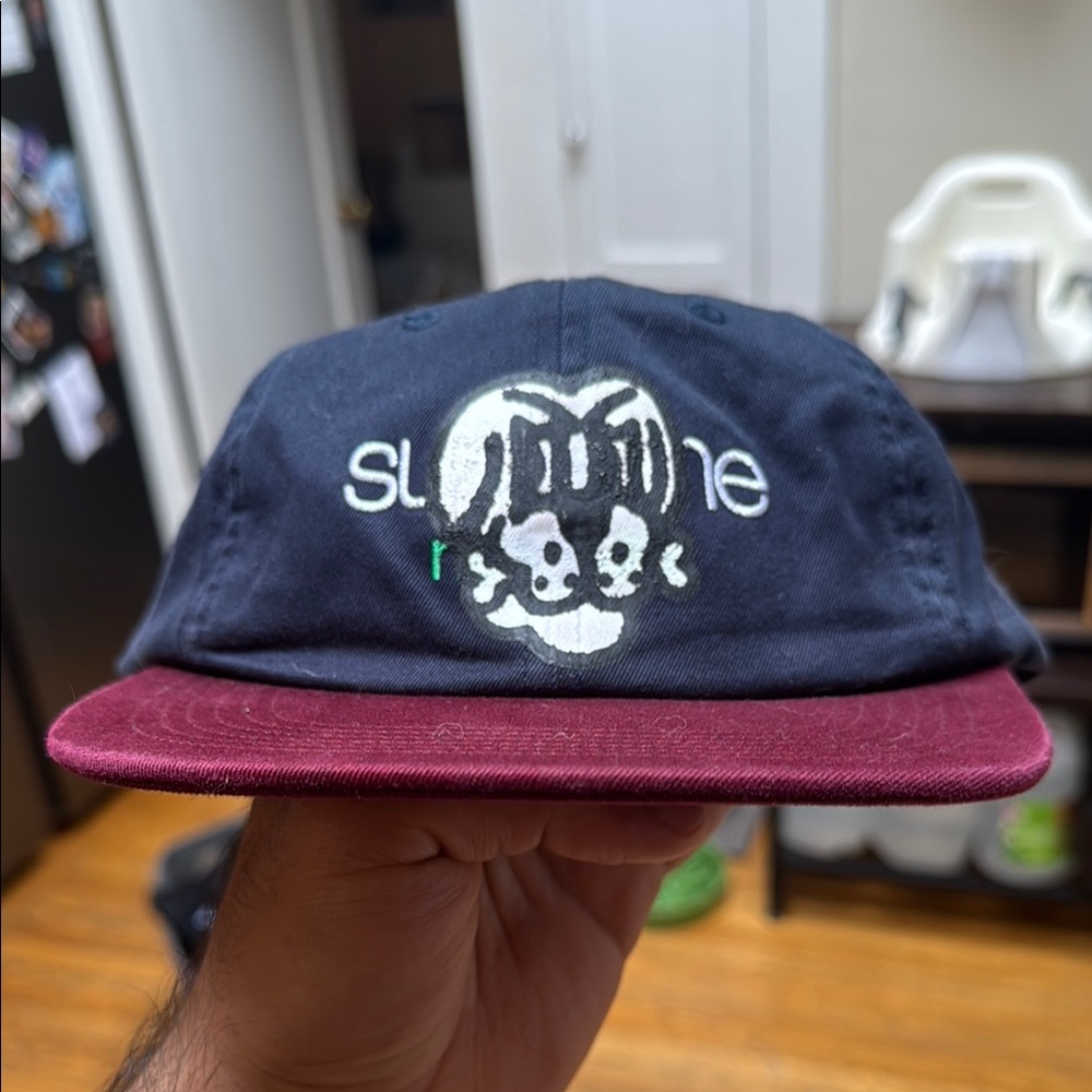 Supreme six panel - Navy and Burgundy